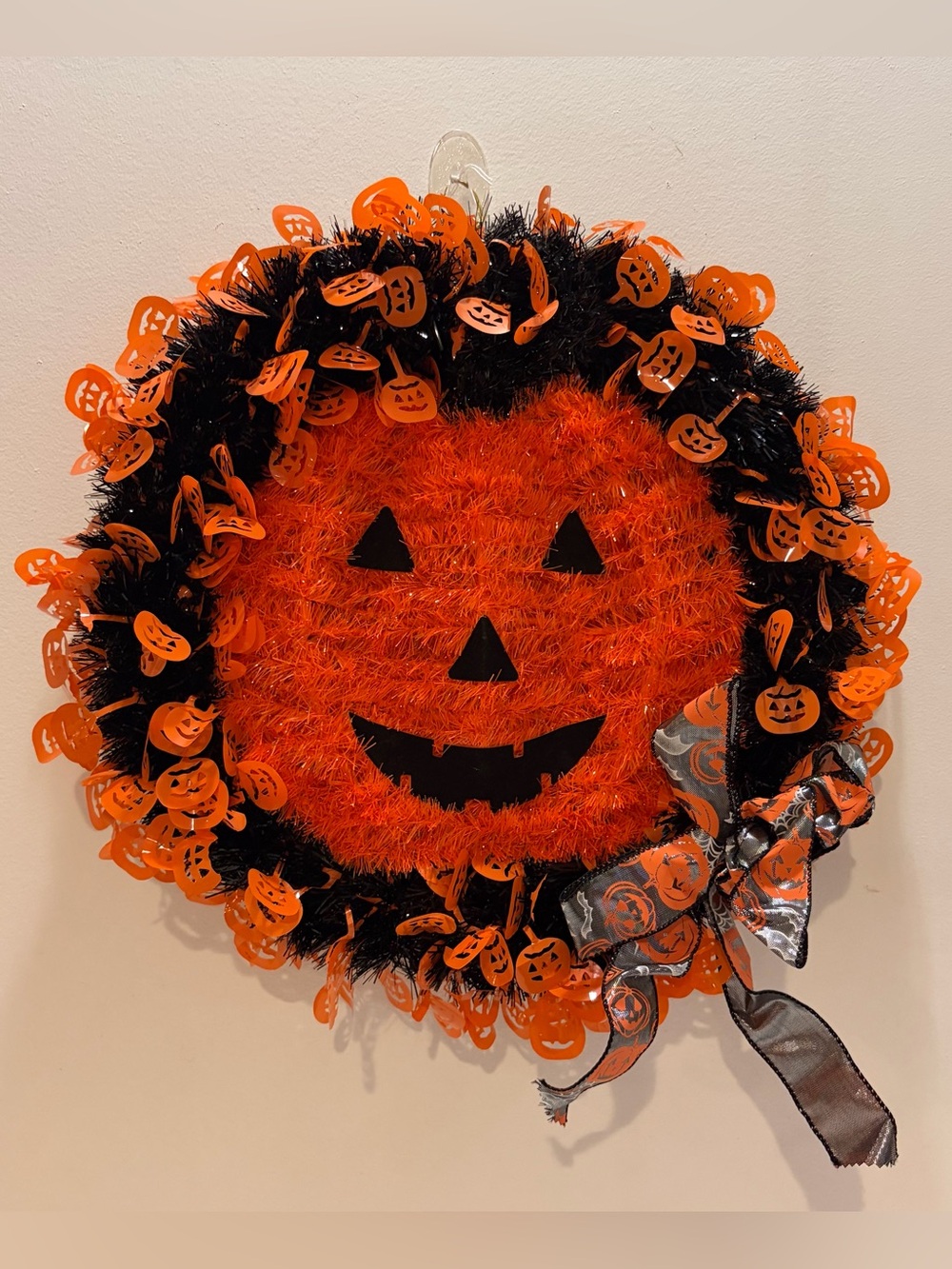 NWOT Source Unknown Orange and Black Jack-O'-Lantern Halloween Pumpkin Wreath